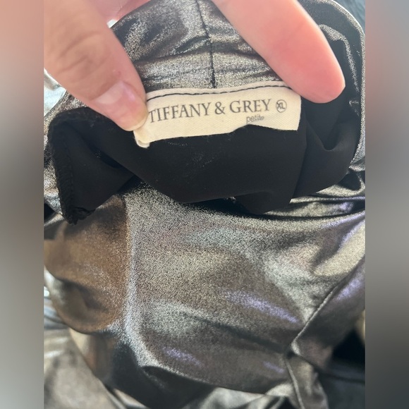 Tiffany and Grey Mock Turtleneck Liquid Metal Shirt sz XL - Picture 3 of 4